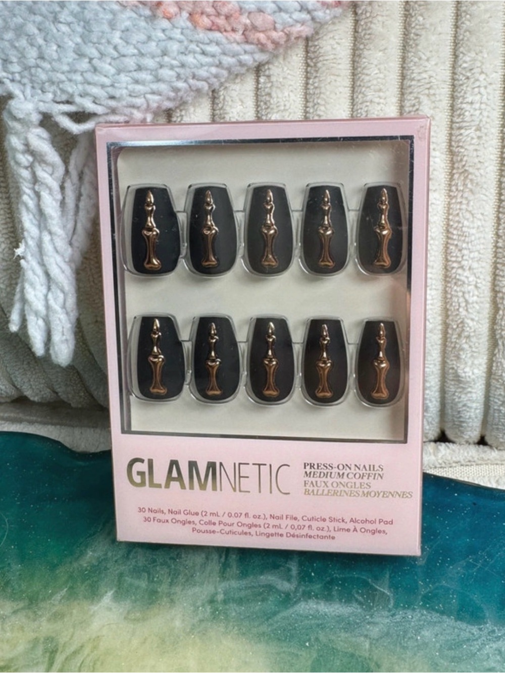 glamnetic rosy remains press on nails 🖤